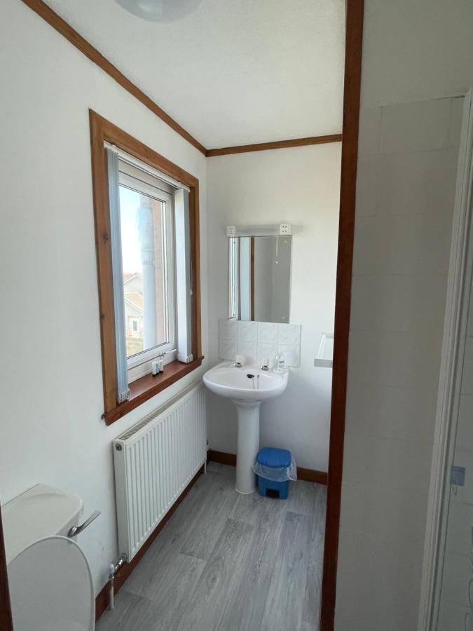 Impala Guest House Wick  Bagian luar foto
