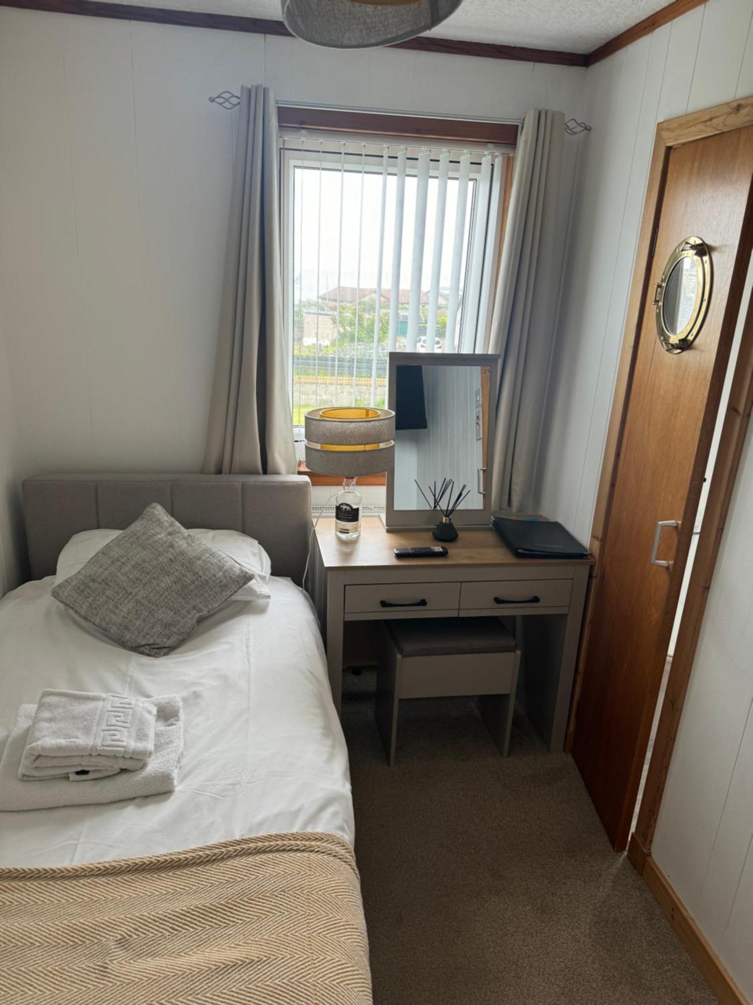 Impala Guest House Wick  Bagian luar foto
