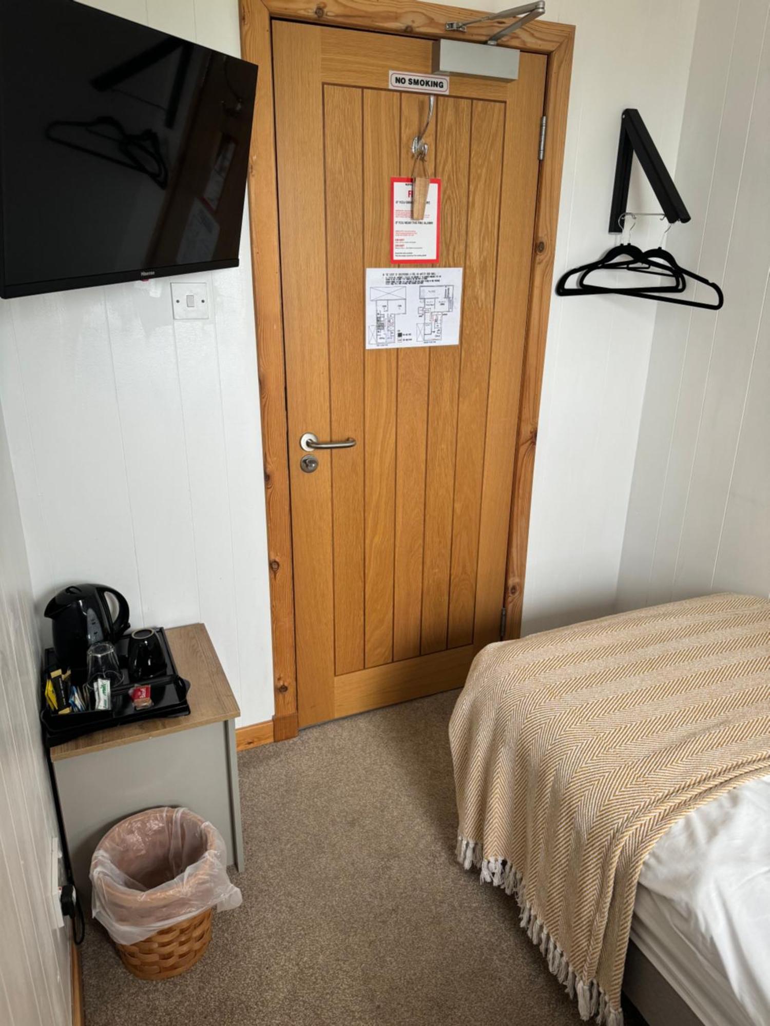 Impala Guest House Wick  Bagian luar foto